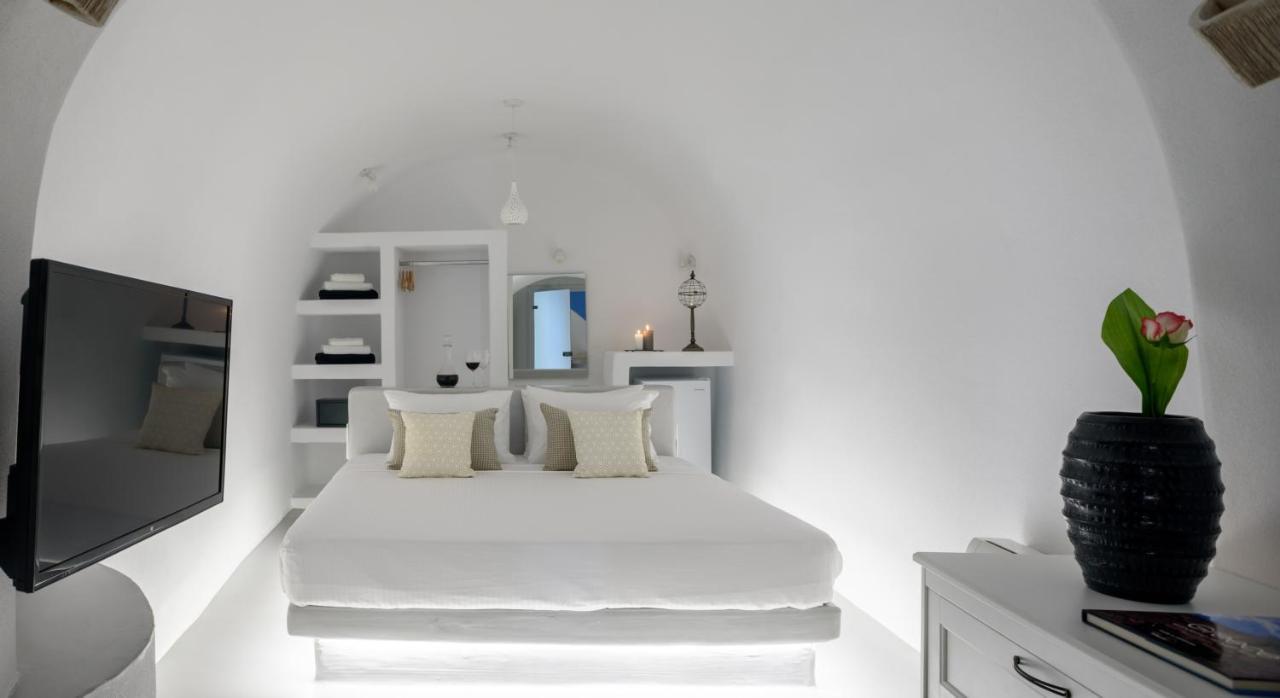 White Dream 2* Fira (Santorini)