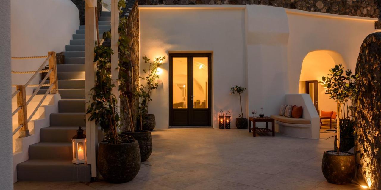 White Dream 2* Fira (Santorini)